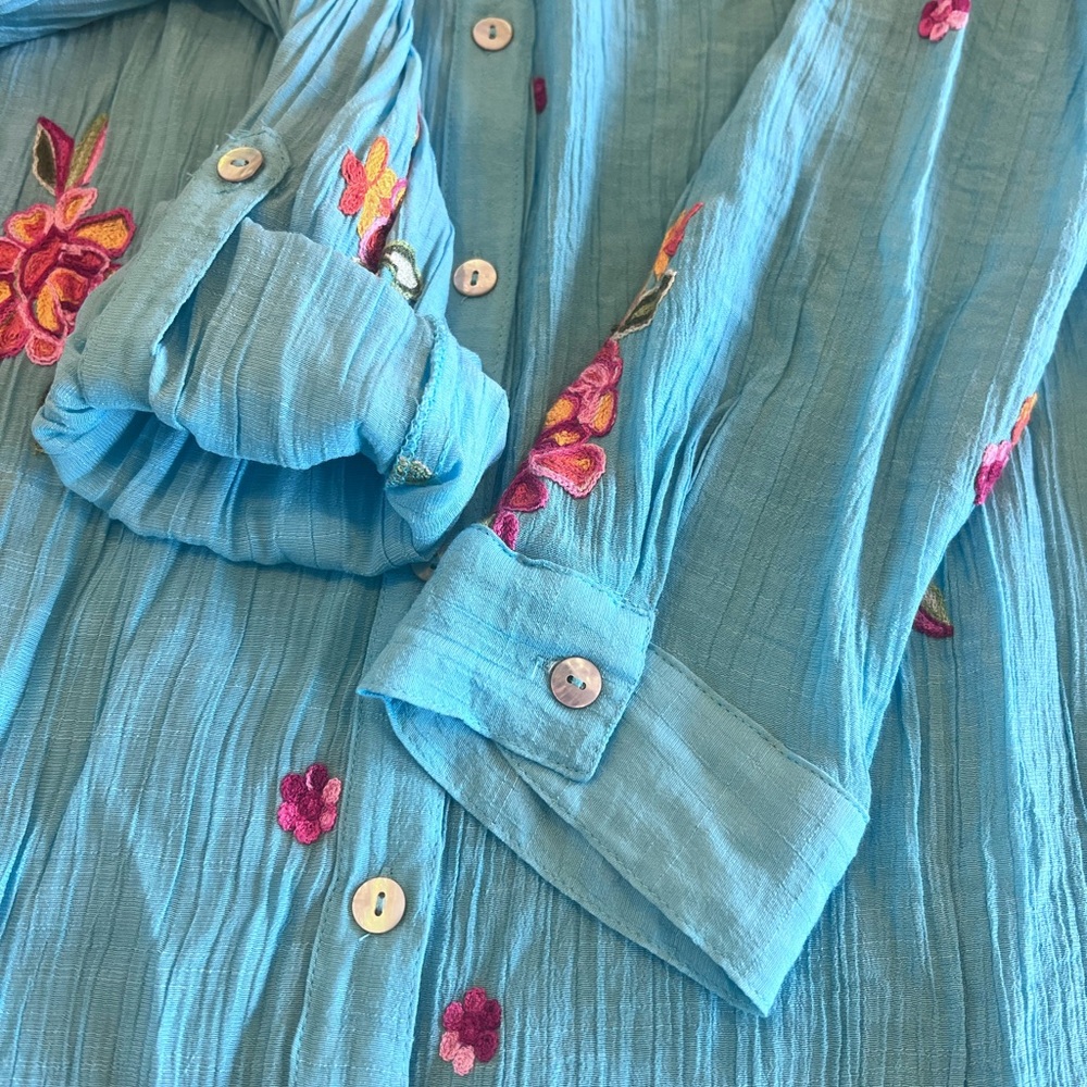 Figueroa & Flower Fig Blue Gauzey Embroidered Button up Top Sz 2x - Picture 7 of 11